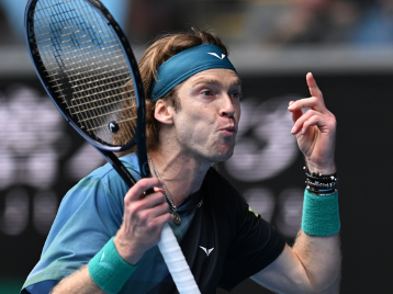 体育走进省体：全民动员 体验冰雪运动魅力