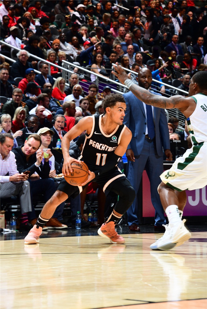 她略带悲伤 她略带悲伤